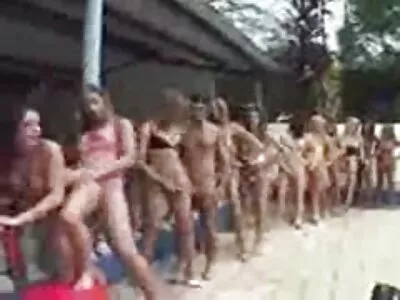डेल एलेग्रीया मॅकेरेना व्हिडिओ (मॅकेरेना लुईस)