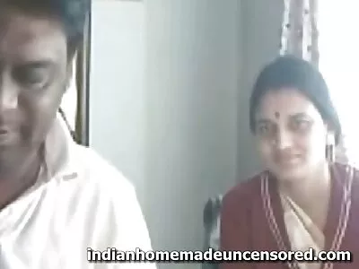 गाऊन व्हिडिओसह खाली उतरणे (कायला पायजे)