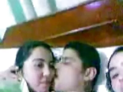 ब्रेंडा जेम्स आणि जॉनी कॅसल एका कौगरने फूस लावून
